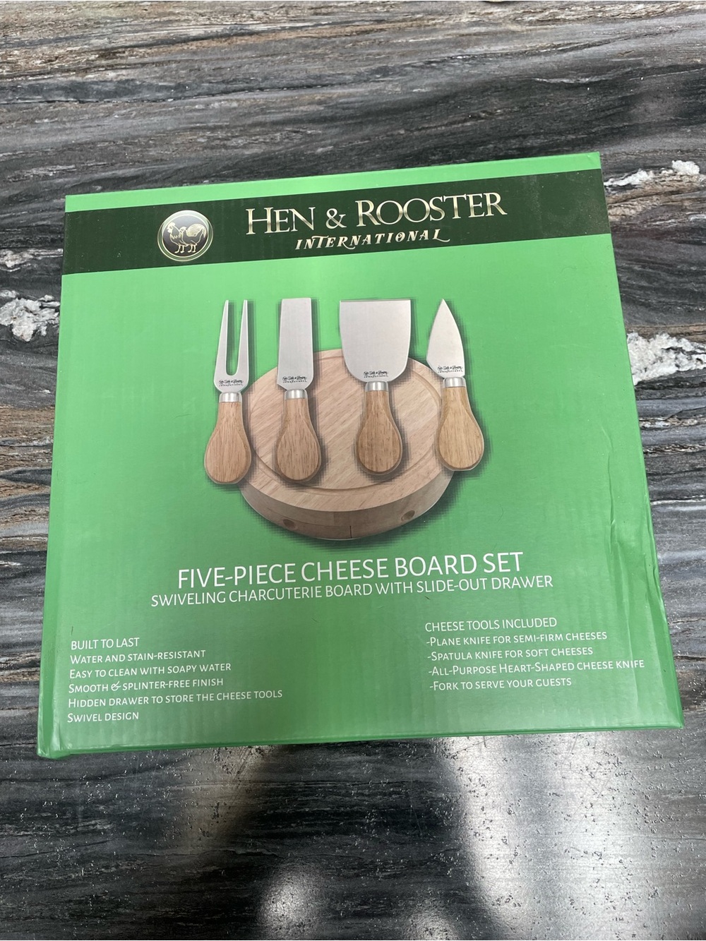 Hen & Rooster Five-Piece Cheese Board Set in Green